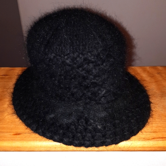 Beatrice and Zacharie Hat - Picture 1 of 3